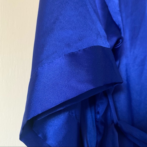 Victoria’s Secret Satin Robe - Picture 5 of 6